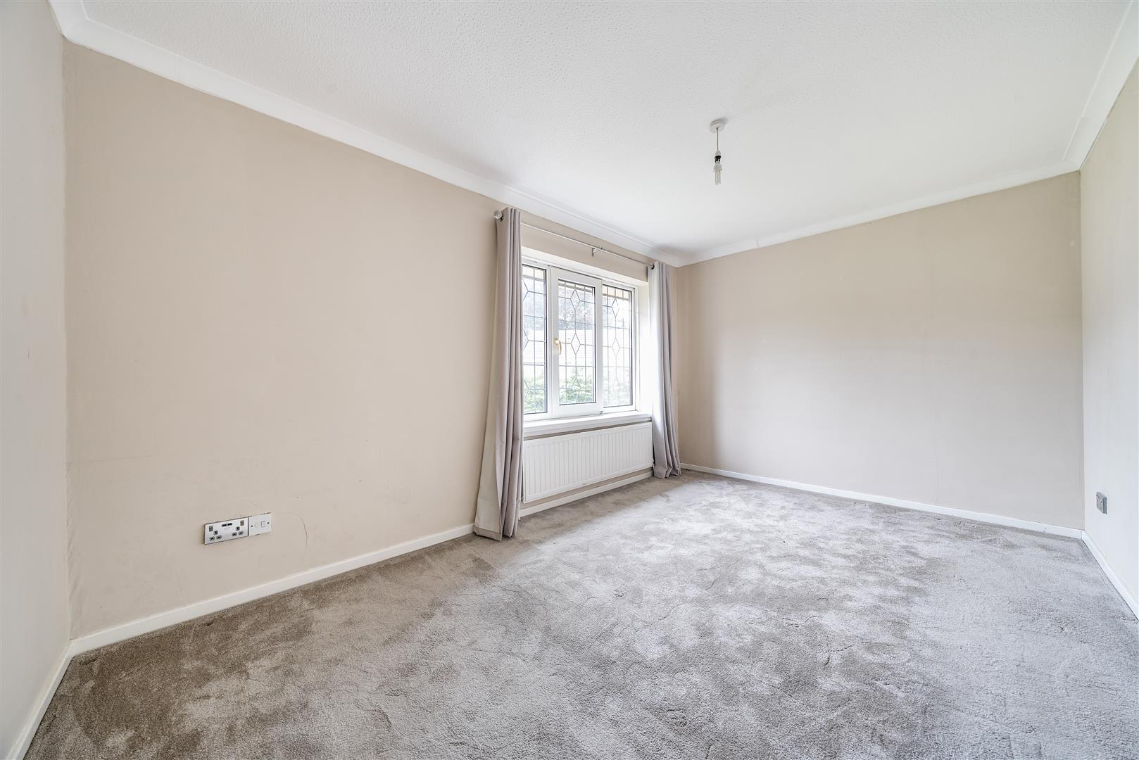 Clare Court, Loughor, Swansea, SA4 6UH